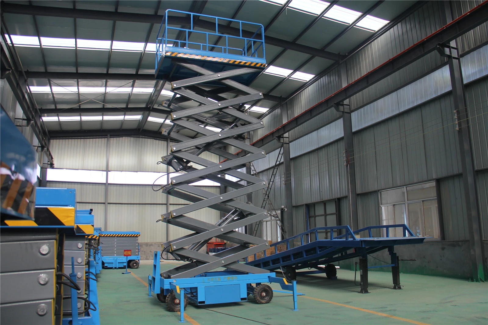 14m Scissor Lift Platform 3 14m Scissor Lift Platform 3